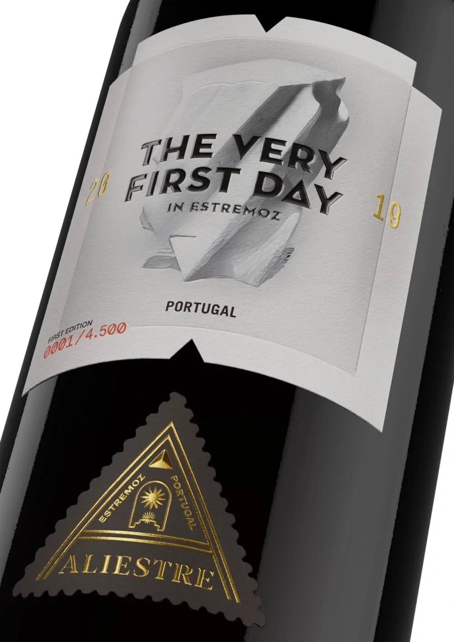 bottle_closeup-d3bdf9f1 Aliestre Bottle